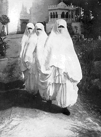 Muslim women in Algeria